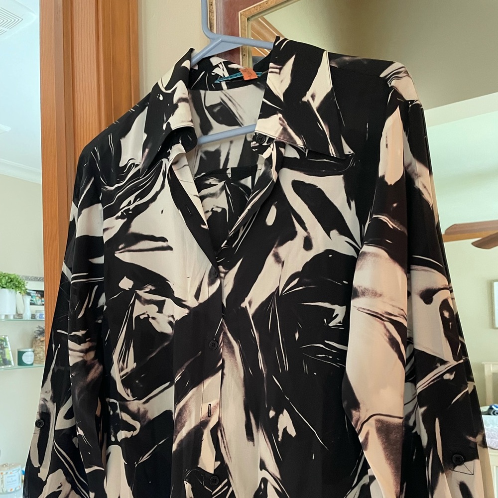 Alice & Olivia women silk black & white blouse (M)